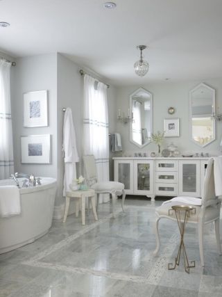 国外豪华别墅浴室整体布局效果图片