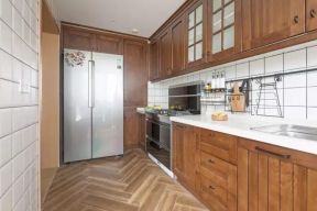 欧式风格130平米家庭厨房实木橱柜图片