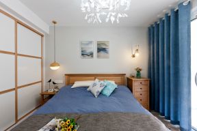 卧室床头柜装修效果图 主卧室床头柜 2020蓝色窗帘效果图