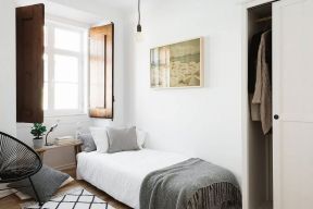 欧式风格75平婚房卧室单人床装修效果图