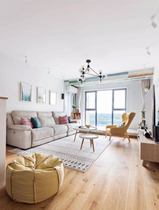北欧风格93平米二居室客厅沙发设计图片