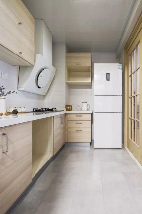 日式简约风格94平米三居厨房实木橱柜设计图片