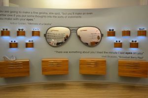 眼镜店装修设计 如何让自己的眼镜店充满吸引力