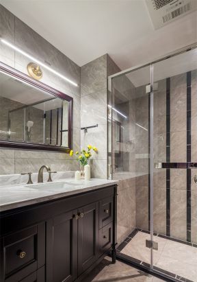 180平米现代美式新房卫生间隔断设计图片
