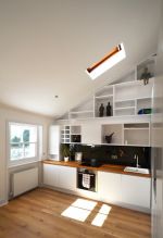 2023温馨家庭斜顶阁楼厨房设计图片
