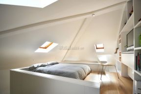 2023家庭阁楼小卧室木地板设计图片