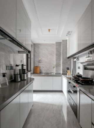 73平室内长方形厨房装修装潢图片