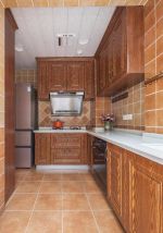 美式85平米家庭厨房实木橱柜装修效果图