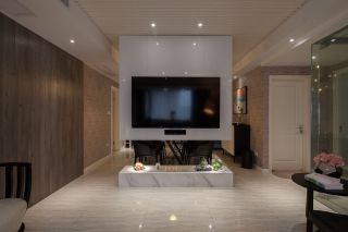 120平米现代简约三室两厅客厅电视墙隔断设计图片