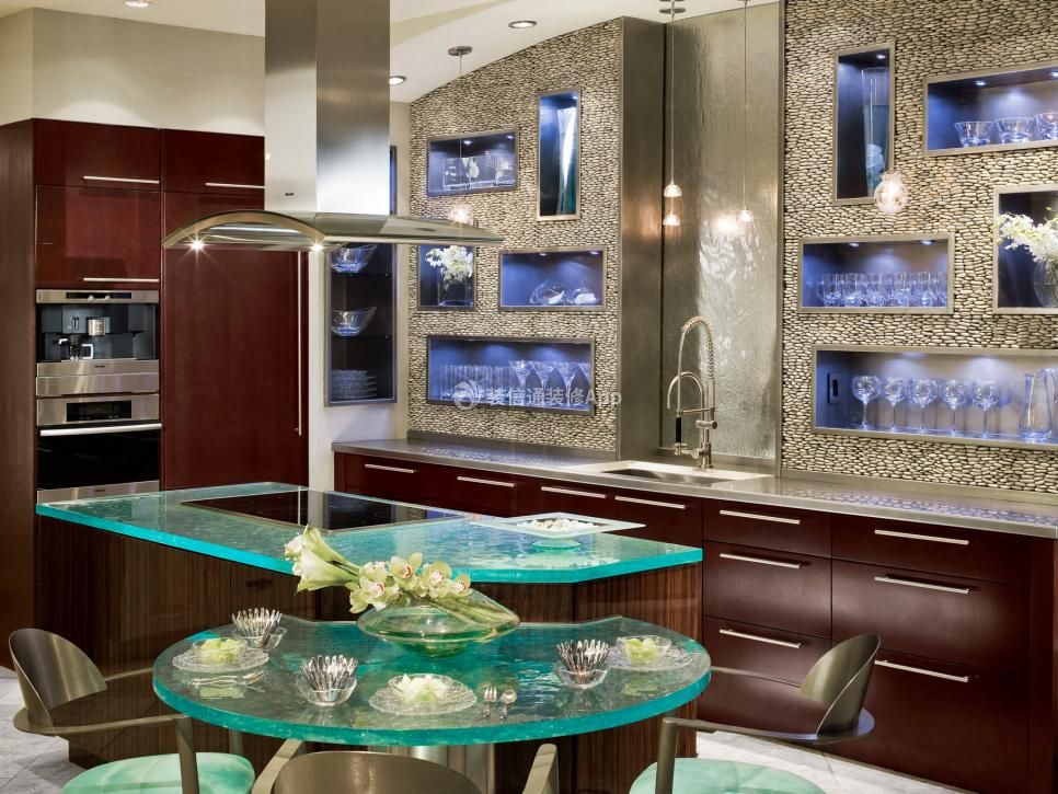 2023时尚居家厨房玻璃橱柜台面设计图片