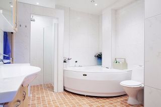 北欧风格89平两室一厅卫生间浴缸设计图片