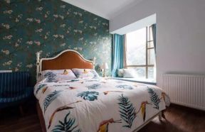 美式风格住宅卧室床头背景墙壁纸装修效果图2023
