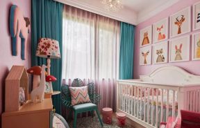 美式风格住宅婴儿房粉色壁纸装修效果图