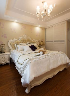 佳源都市欧式120平三居室卧室装修案例