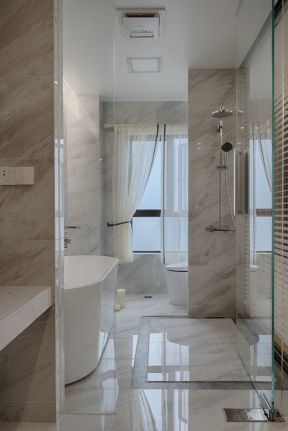 现代简约风格92㎡二居卫浴间玻璃隔断设计图片
