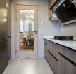 92平方米家庭厨房单扇玻璃门装修效果图