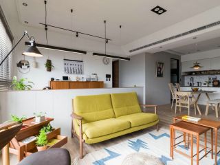 92平方米小客厅黄色布艺沙发装修效果图