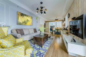 恒大帝景小区98㎡美式风格客厅沙发吊灯装修效果图