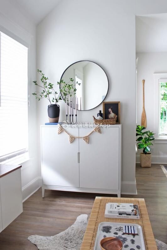 北欧风格小户型室内白色柜子装修图