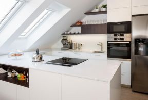 2020白色厨房橱柜效果图 半开放式厨房装修设计图片