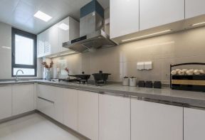 2020现代白色橱柜效果图  现代中式厨房装修