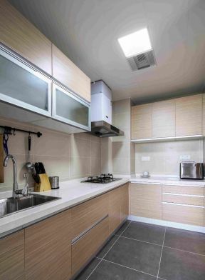 135平米三居现代厨房装修设计效果图欣赏