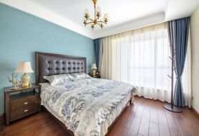 威宁首府115平复古美式风格家庭卧室木地板图片