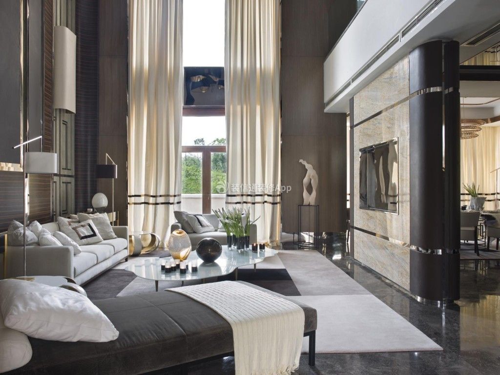 现代简约风格大别墅挑高客厅窗帘装修效果图