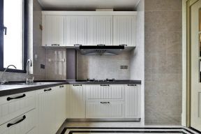 法式古典风格家庭厨房转角橱柜设计图片