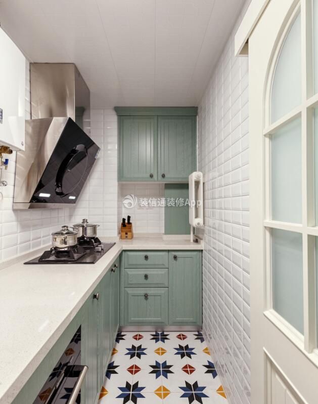 超小户型家庭厨房地板砖装修装饰效果图片