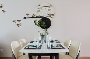 新中式风格116平四居餐厅桌椅装修效果图片