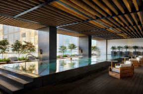 杭州高级酒店室内游泳池吊顶装潢装修图片
