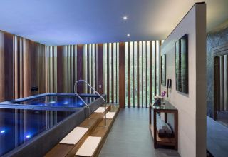 现代风格杭州酒店室内游泳馆简单装修图片