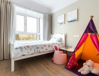 12平小户型儿童房白色单人床设计装修效果图