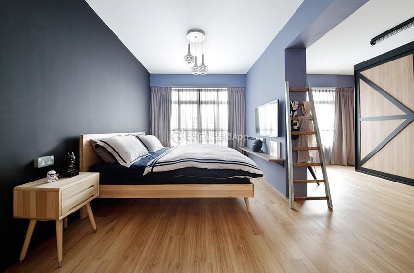 160平米家庭卧室浅色木地板装潢设计图赏析