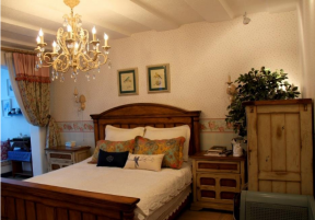 西岸翠景地中海150平三居室卧室装修案例