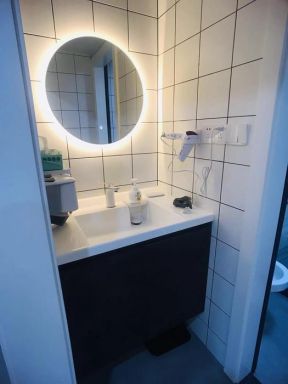 富力爱丁堡国际公寓80平米二居现代洗手台装修设计效果图