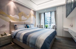 140平米三室二厅现代风格卧室床头墙面设计效果图
