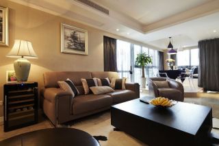 绿地悦蓉公馆130平现代风格客厅沙发摆放效果图