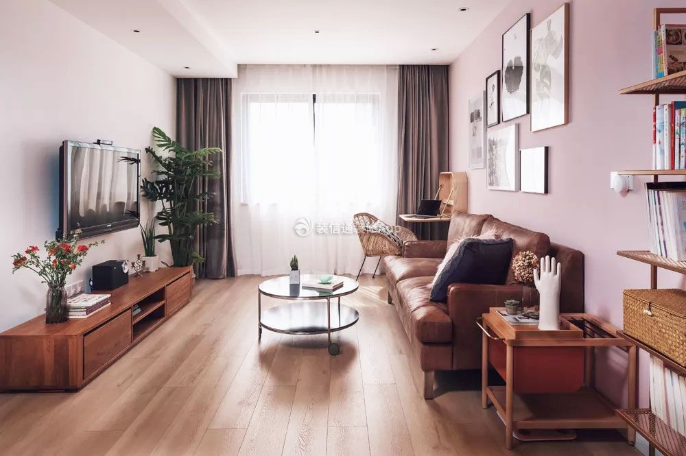 90平小户型三房客厅皮沙发装修设计效果图赏析