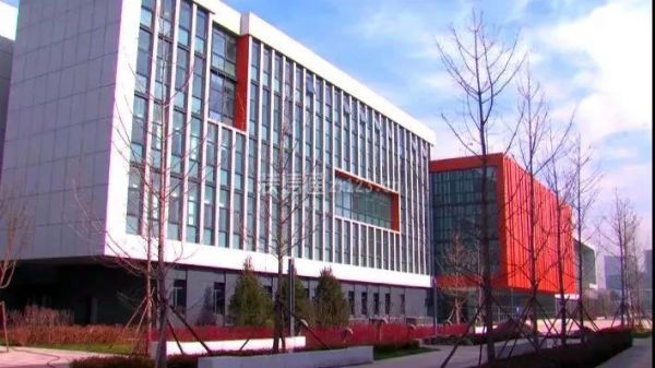 学校包括:区第三实验小学,双西小学,区第三实验小学,迎泽街小学,大