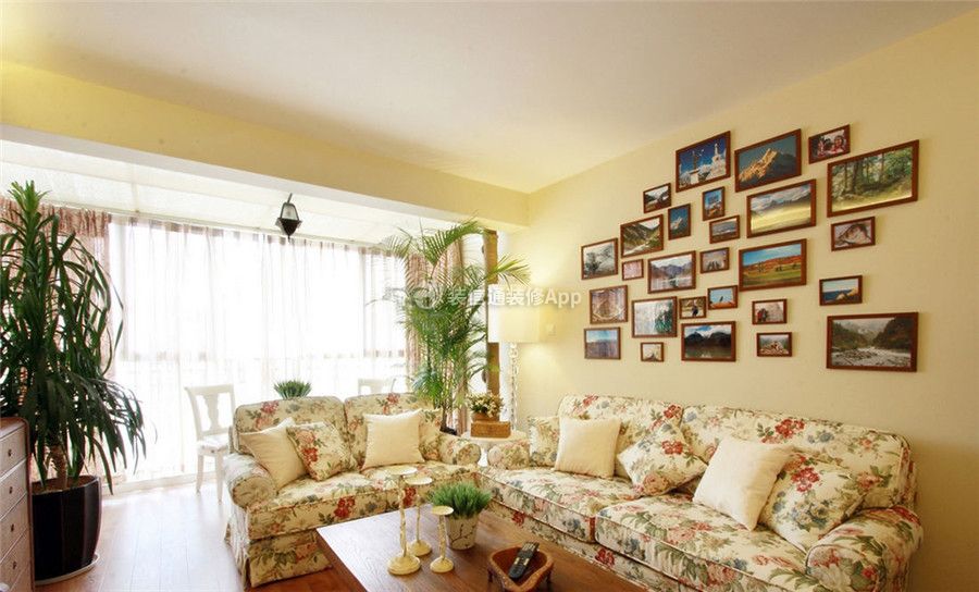 银海中心58平小户型田园风格客厅沙发背景照片墙设计图