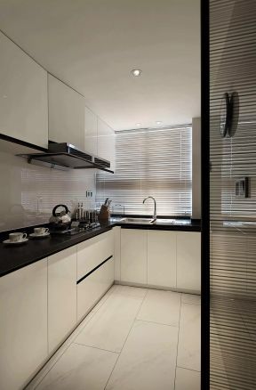现代风格140平米四居室厨房装修效果图片