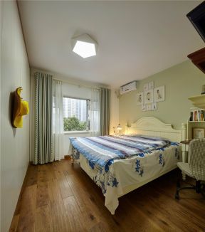 风神花园现代简约92平二居室卧室装修案例