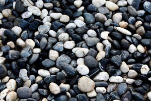 【深圳金安世纪装饰】石子价格每吨多少钱？石子应该如何选购？