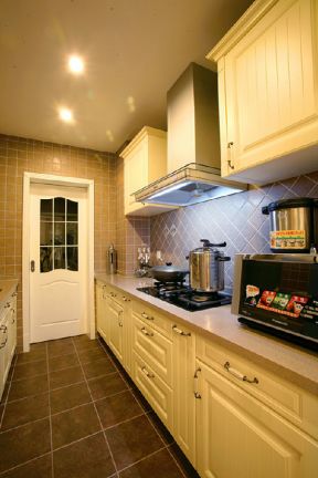 现代风格三居室98平厨房装修效果图片欣赏