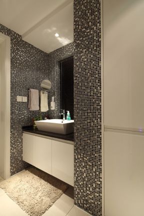 东方豪庭72平港式风格家庭洗手间装修效果图