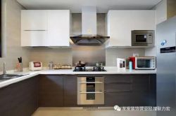 海尔云世界140平现代风格厨房橱柜设计效果图