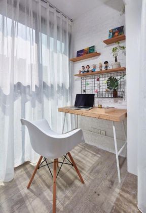 阳台窗帘图片 白色窗帘装修效果图片 阳台书桌设计图片