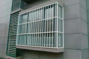 【房先森装饰】防盗窗多少钱一平方 防盗窗安装注意事项